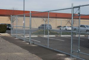Chain link rolling Gate